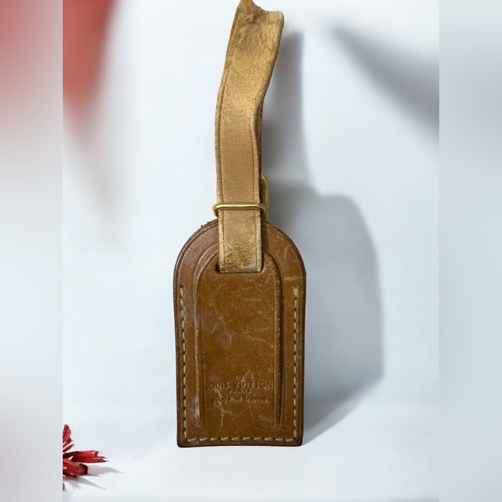Louis Vuitton Authentic Leather Brown Luggage Tag Adjustable Belt Style Loop